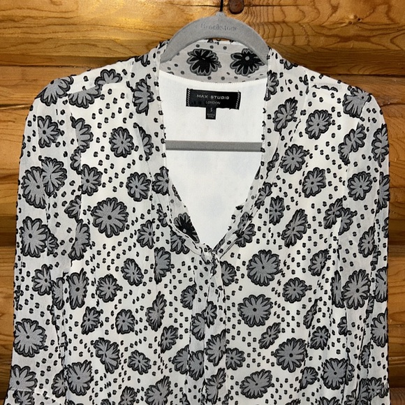 Max Studio London EUC  Flutter Sleeve Embroidered Floral Print Mini Dress Size S - Picture 3 of 9